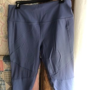 Victoria Secret Yoga Capris. SZ-L